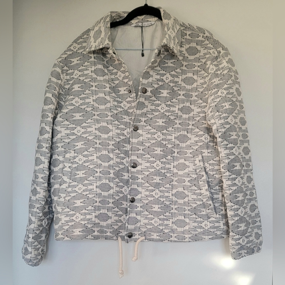 Men's ZARA JACQUARD JACKET Black & White w/Drawstring Snap Button Closure Size L
